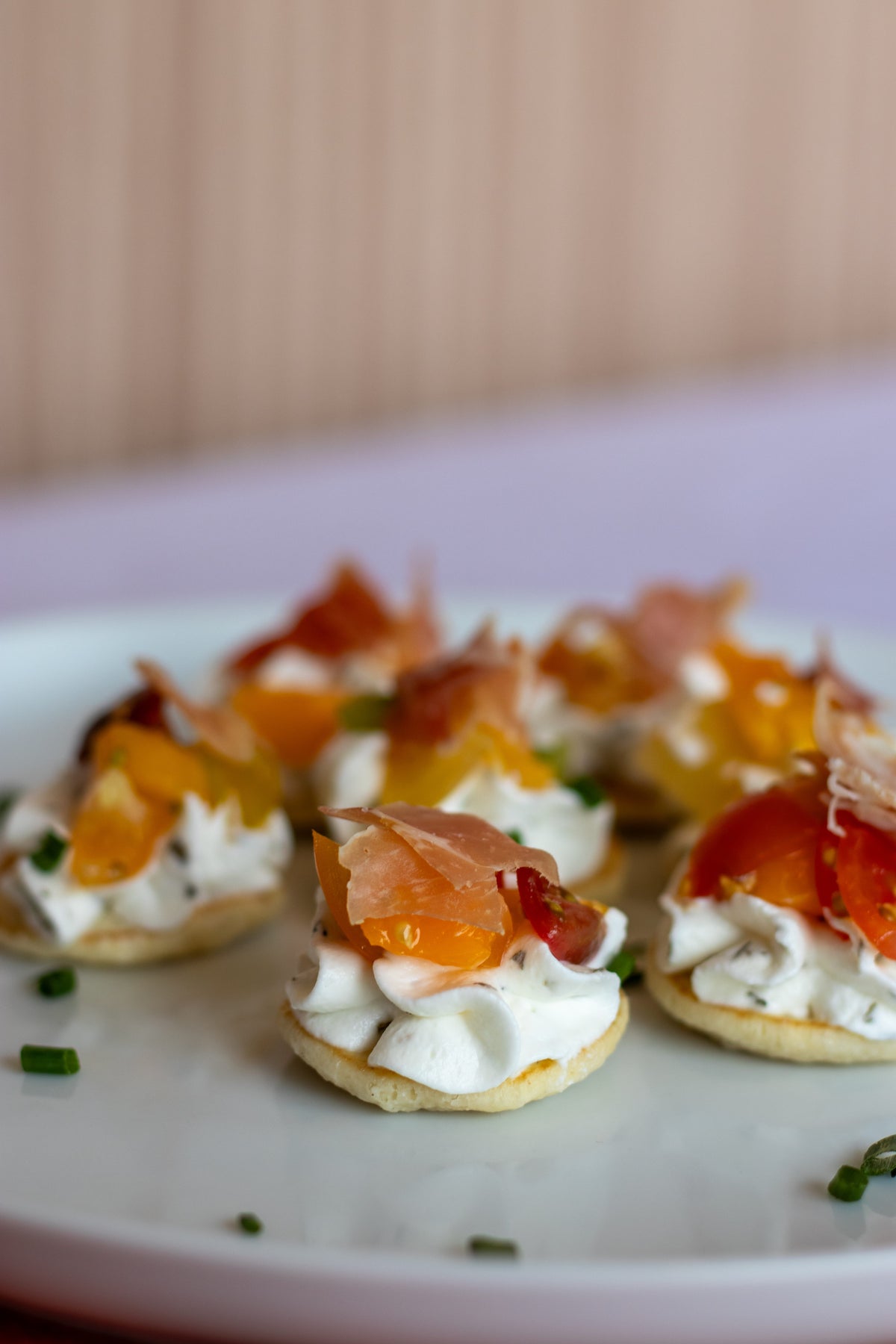loulou-et-filles-traiteur-bouchee-proscuitto-peche_1