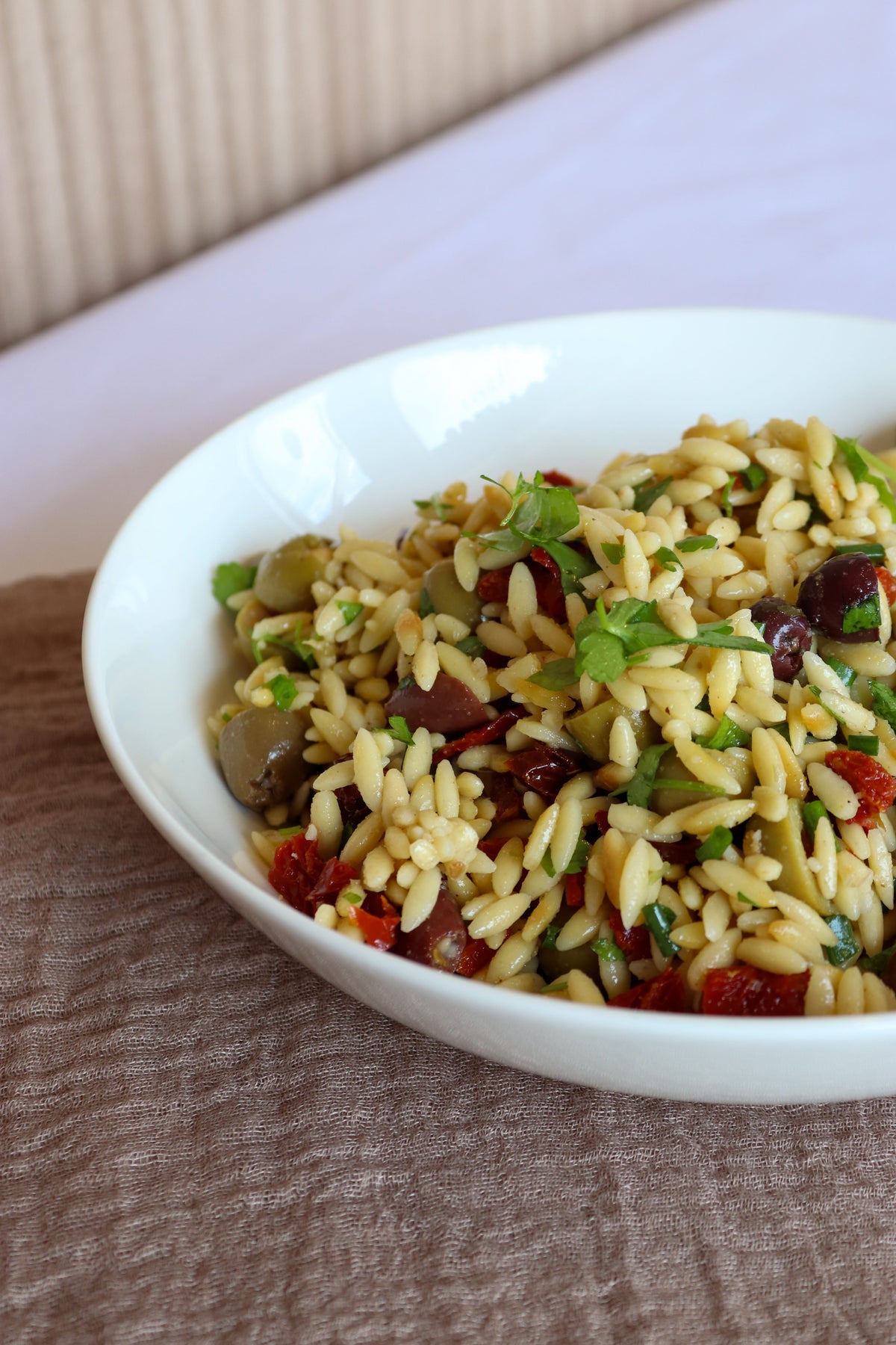 loulou-et-filles-traiteur-salade-orzo-2_1